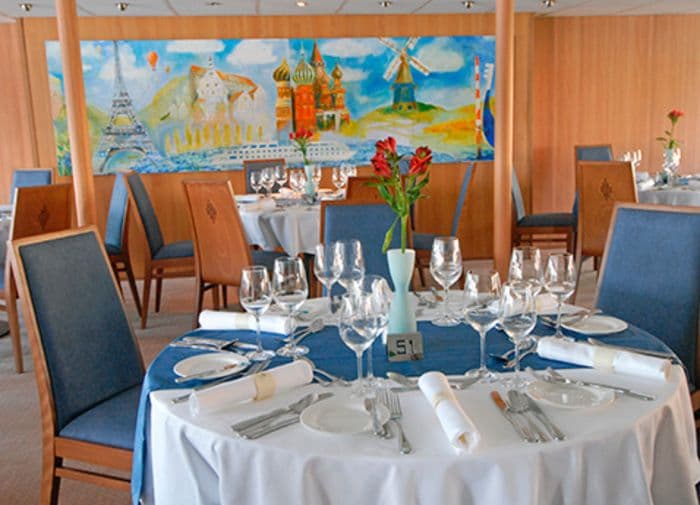 Viking River Cruises Viking Sineus Interior Restaurant .jpg